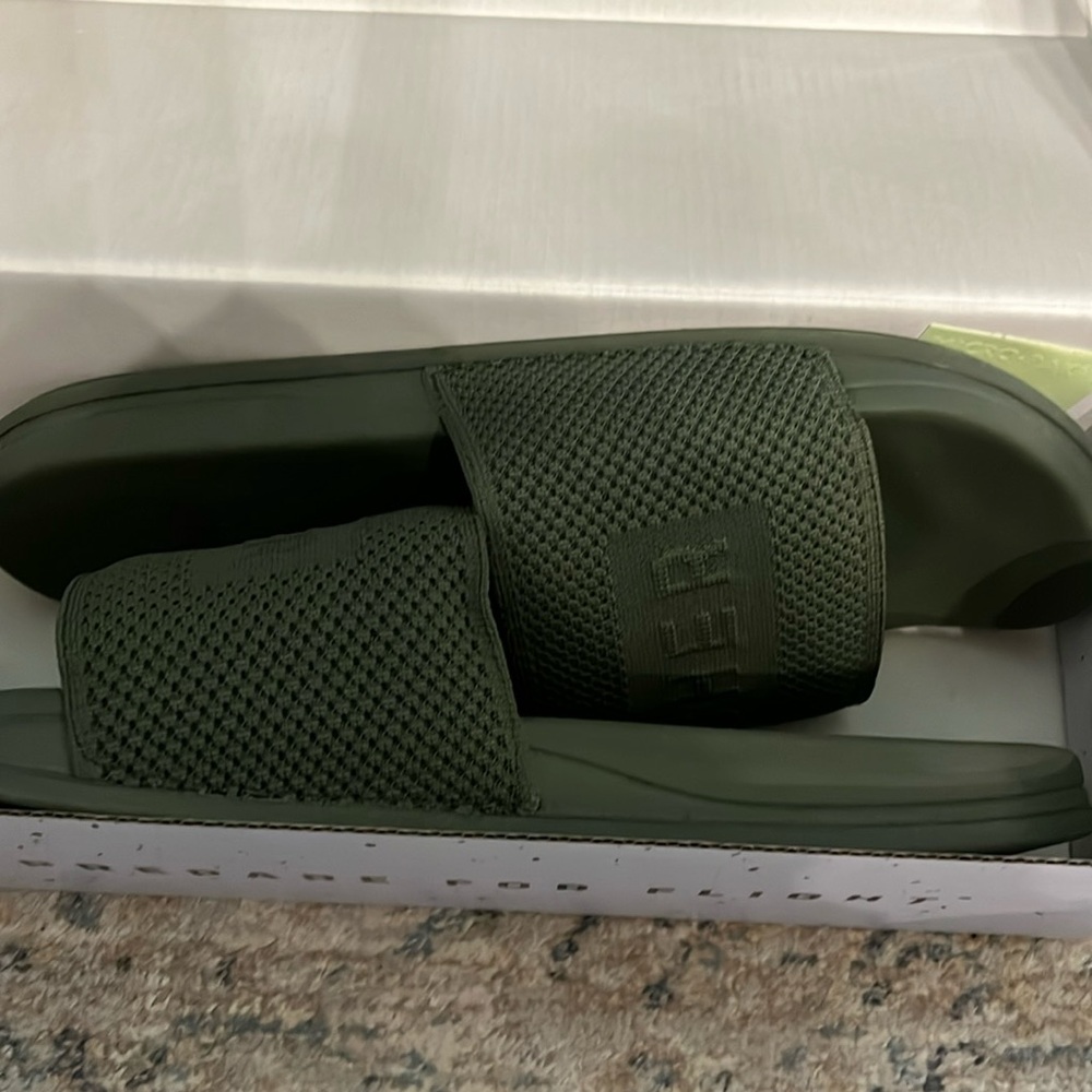 New Asher men’s slides